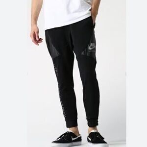 Nike International Tech Fleece Joggers Large